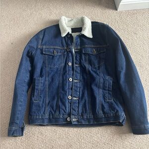 Jean Jacket with Sherpa Collar size medium from SOUL STAR